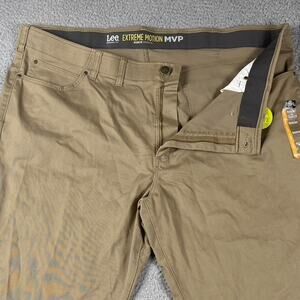 Lee Extreme Motion MVP Relaxed Fit straight Leg Pants Men's 50x30 Beige New